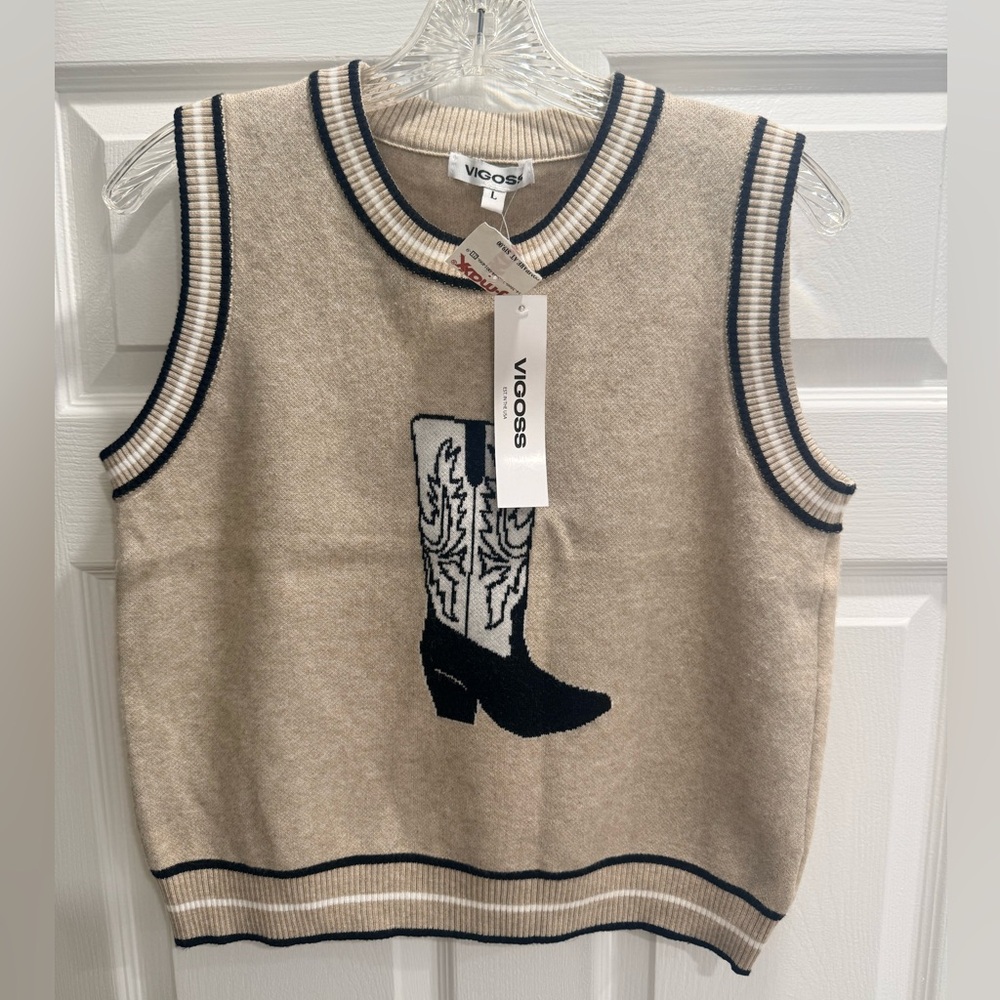 NWT VIGOSS COWGIRL BOOT SLEEVELESS
SWEATER VEST size Large